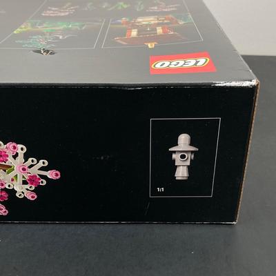 LOT 56: Lego Tranquil Garden Building Set - Item 6426500 New in Box