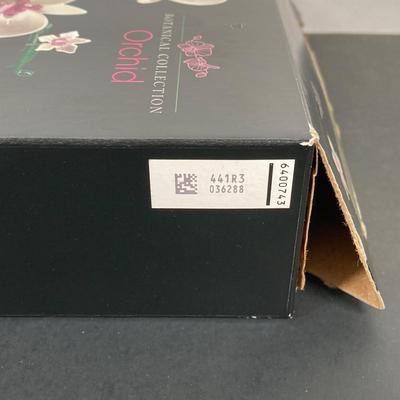 LOT 58: Lego Botanical Collection Orchid Building Set in Original Box