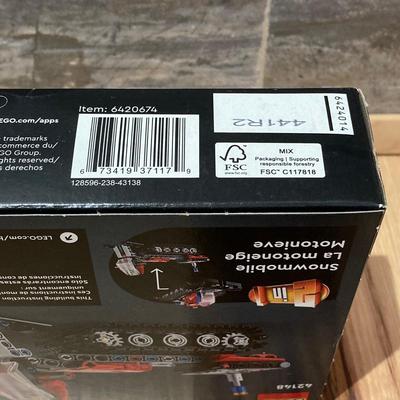 LOT 59: Collection of New in Package Board Games, Lego Building Set and Puzzles (Hunt Killer, Clue, Technic, The Office)