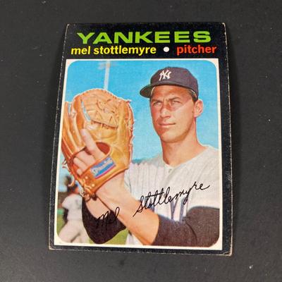 LOT 64: Vintage card Collection -, Baseball and Basketball Trading Cards and More