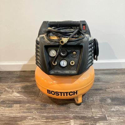 LOT 70: Bostitch 6 Gallon BTFP02011 Portable Compressor