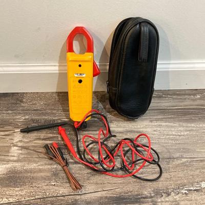 LOT 72: Fluke 324 True RMS Clamp Meter and Etekcity Digital Clamp Multimeter Model No. MSR-C600 with Storage Cases