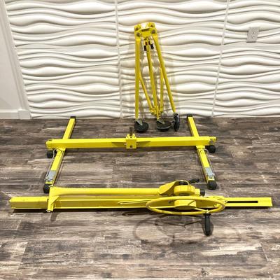 LOT 77: Red Line Professional DryWall Hoist Equipment