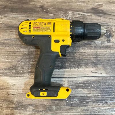 LOT 80: Cordless DeWalt Tool Collection with Storage Bag - Drill / Driver DCD771, Battery, Charger DCB112 and Drywall Screwgun DCF620