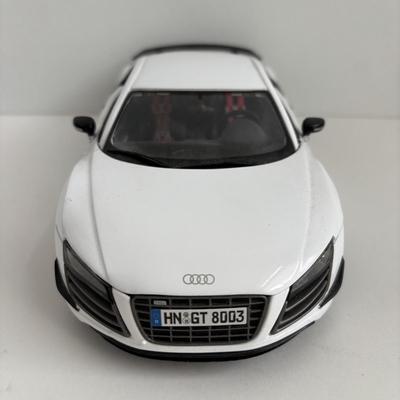 LOT 83: Maisto Die Cast Metal Audi R8 GT: Scale 1/18