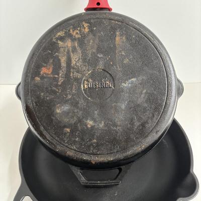 LOT 89: Cast Iron Pans: Victoria & Cuisinel