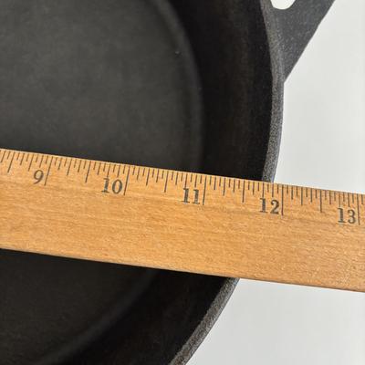 LOT 89: Cast Iron Pans: Victoria & Cuisinel