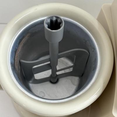 LOT 90: Bonsen Kitchen Vacuum Sealer & Hershey Ice Cream Maker