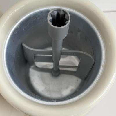 LOT 90: Bonsen Kitchen Vacuum Sealer & Hershey Ice Cream Maker