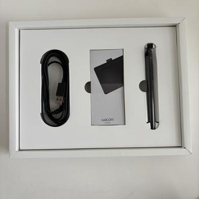 LOT 91: Wacom Intuos Digital Drawing Tablet