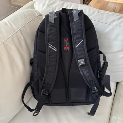 LOT 100: Blue & Black Swiss Gear Scan Smart Laptop Backpack New w/Tags