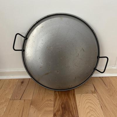 LOT 104: Aluminum Paella Pan