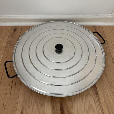 LOT 104: Aluminum Paella Pan