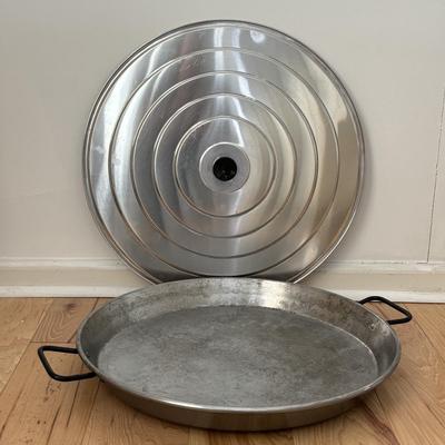 LOT 104: Aluminum Paella Pan