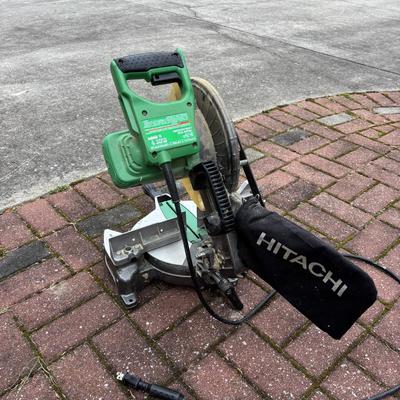 LOT 107: Hitachi 10" Compound Miter Saw