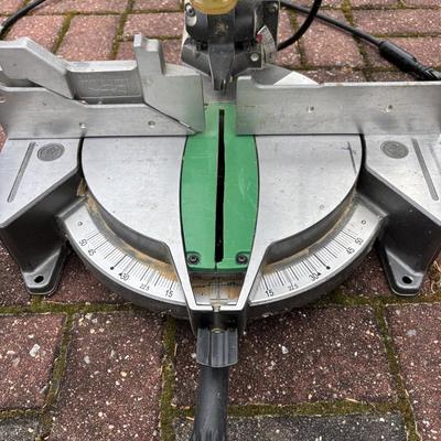 LOT 107: Hitachi 10" Compound Miter Saw
