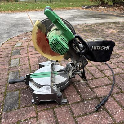 LOT 107: Hitachi 10" Compound Miter Saw