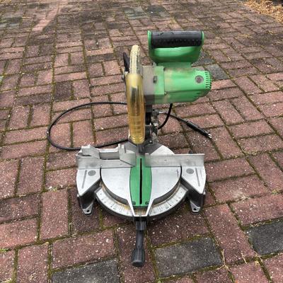 LOT 107: Hitachi 10" Compound Miter Saw
