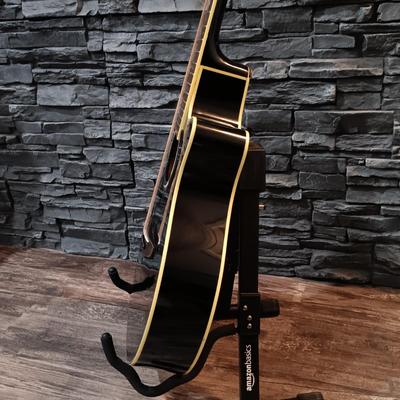 LOT 111: Yamaha APX500III Acoustic Electric Guitar with Road Runner Case