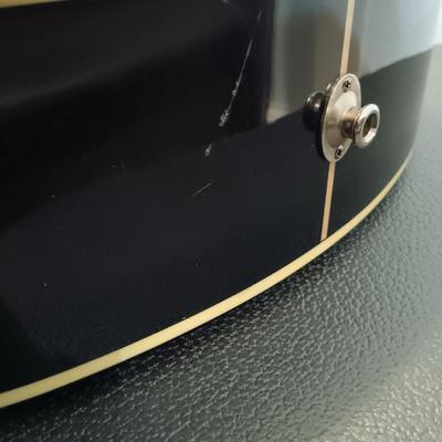 LOT 111: Yamaha APX500III Acoustic Electric Guitar with Road Runner Case