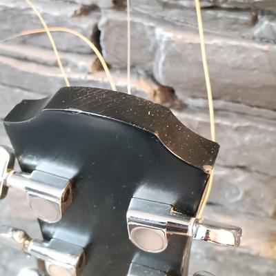 LOT 111: Yamaha APX500III Acoustic Electric Guitar with Road Runner Case