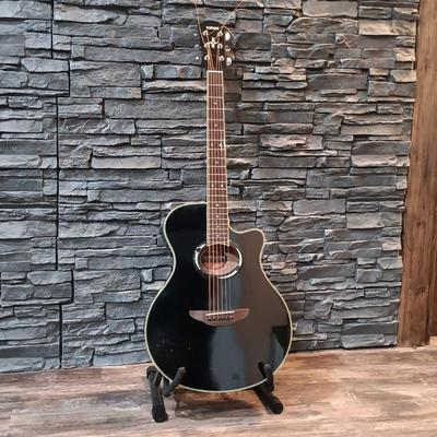 LOT 111: Yamaha APX500III Acoustic Electric Guitar with Road Runner Case