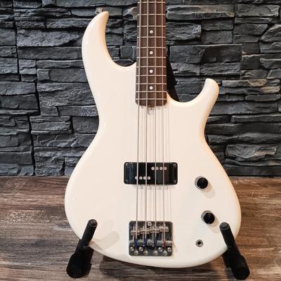 LOT 113: Aria Pro II RSB Series Electric Bass Guitar with D'Andrea Case
