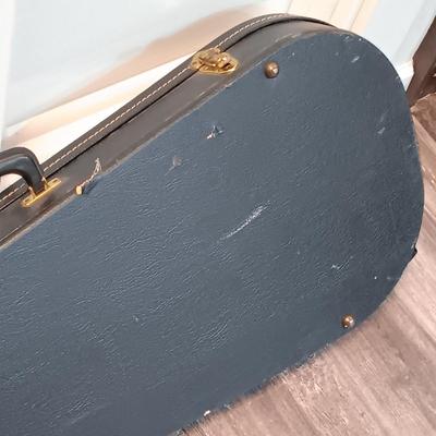 LOT 113: Aria Pro II RSB Series Electric Bass Guitar with D'Andrea Case