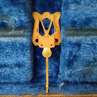 LOT 1114: Vintage Yamaha Trumpet with Benge 7C Mouthpiece, Holton Straight Shank Lyre & Trumpet Case