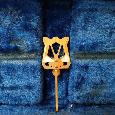 LOT 1114: Vintage Yamaha Trumpet with Benge 7C Mouthpiece, Holton Straight Shank Lyre & Trumpet Case