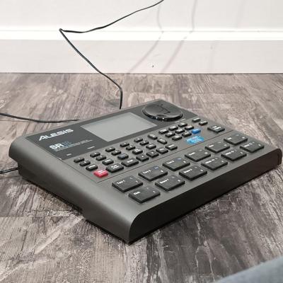 LOT 117: Alexis High-Definition Drum Machine SR18
