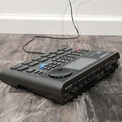 LOT 117: Alexis High-Definition Drum Machine SR18