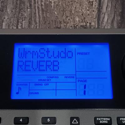 LOT 117: Alexis High-Definition Drum Machine SR18