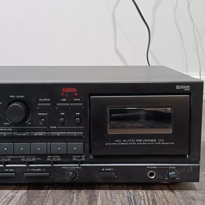 LOT 124: Teac AD-800 Compact Disc Player / Reverse Cassette Deck
