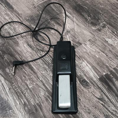 LOT 127: Roland Sustain Pedal, Gator FrameWorks Tripod Microphone Stand & Nady MPF-6 Pop Filter