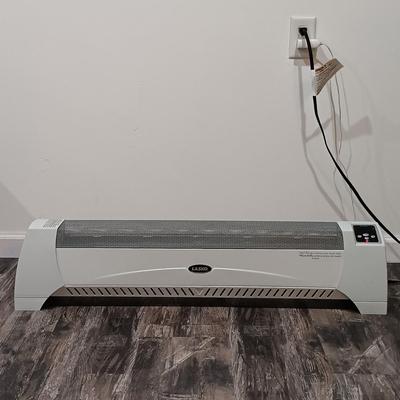LOT 133: Lasky Silent Baseboard Heater
