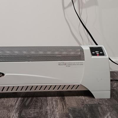 LOT 133: Lasky Silent Baseboard Heater