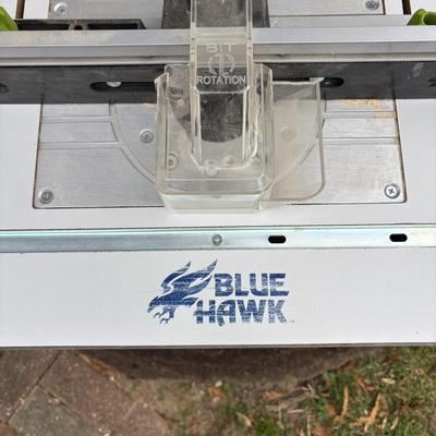 LOT: 138: Blue Hawk Adjustable Router Table & Router