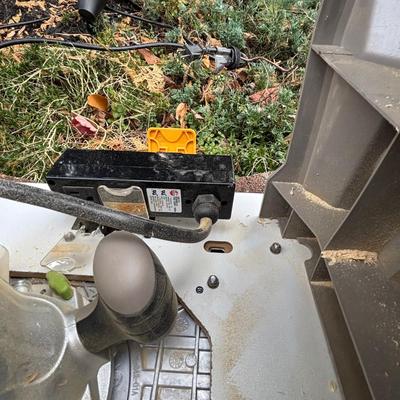 LOT: 138: Blue Hawk Adjustable Router Table & Router