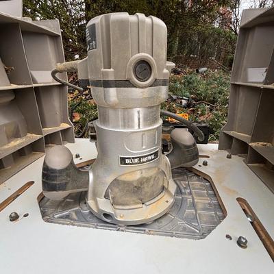 LOT: 138: Blue Hawk Adjustable Router Table & Router
