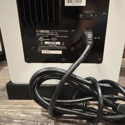 LOT 141: Yamaha HS8 Speakers