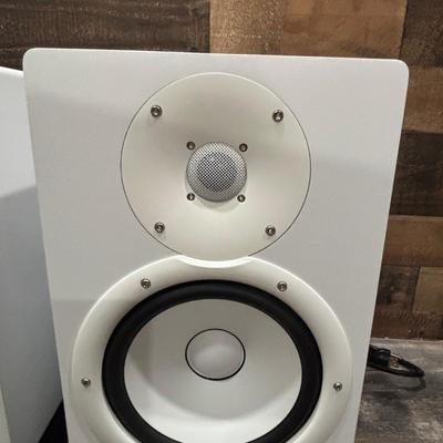 LOT 141: Yamaha HS8 Speakers