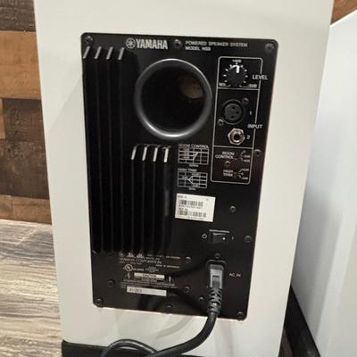 LOT 141: Yamaha HS8 Speakers