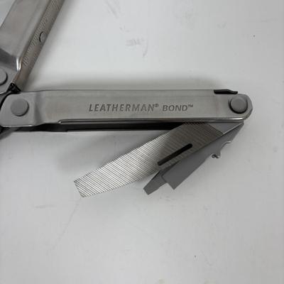 LOT 150: On the Road Collection: Road Pro RPP1-100USB Inverter, Vee Peak Scan Tool, Quro Lock Vibration Damper, Leatherman Multi Tool,...