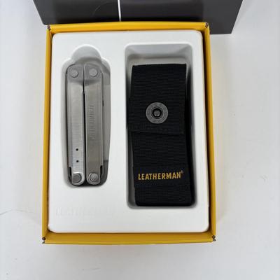 LOT 150: On the Road Collection: Road Pro RPP1-100USB Inverter, Vee Peak Scan Tool, Quro Lock Vibration Damper, Leatherman Multi Tool,...