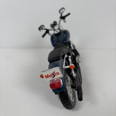 LOT 150: On the Road Collection: Road Pro RPP1-100USB Inverter, Vee Peak Scan Tool, Quro Lock Vibration Damper, Leatherman Multi Tool,...