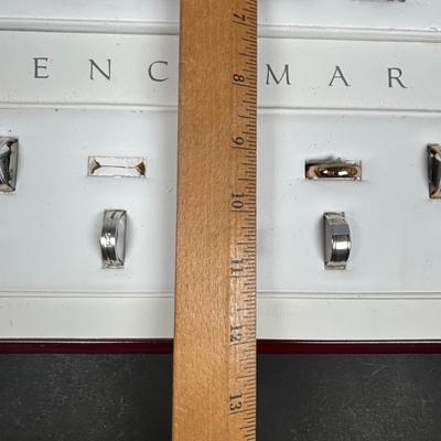 LOT 152: Benchmark No Sale Rings & Ring Display: Various Sizes