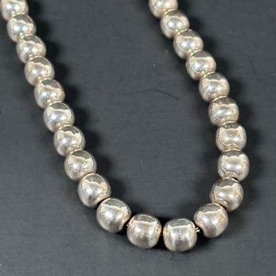 LOT 153: Sterling Silver Beaded Necklace, Mexico 925, 20", Tw 88.84