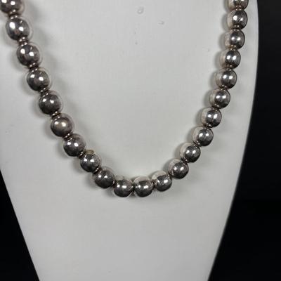 LOT 153: Sterling Silver Beaded Necklace, Mexico 925, 20", Tw 88.84