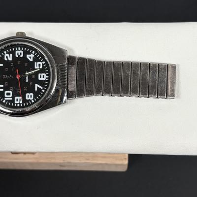 LOT 154: E. Howard Radio Controlled Watch, Van Heusen Collection, Watch Bands & More